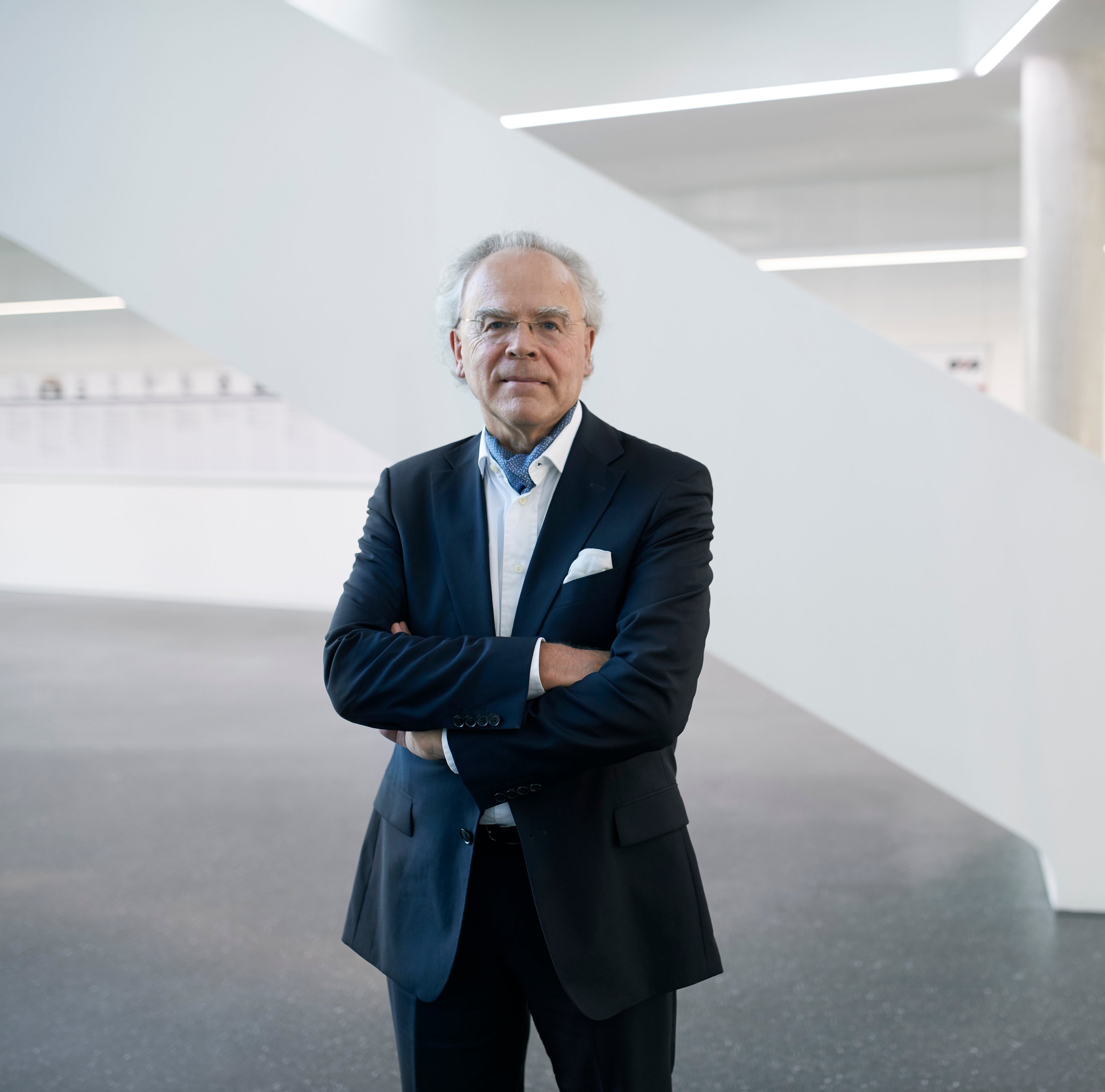 Portrait of Dr. Hans J. Langer